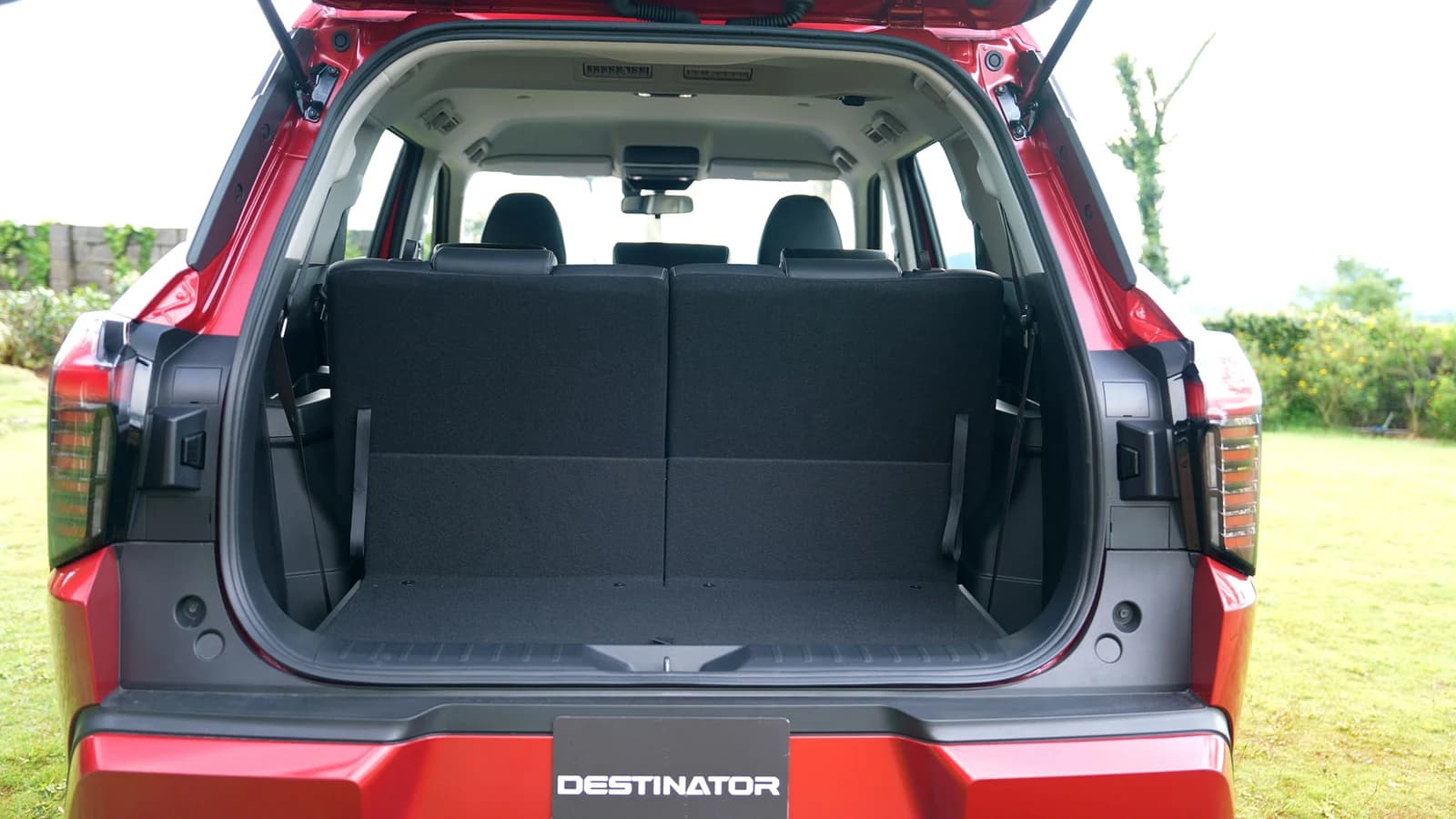 Destinator - khoang hành lý - Mitsubishi Moveo Bình Định