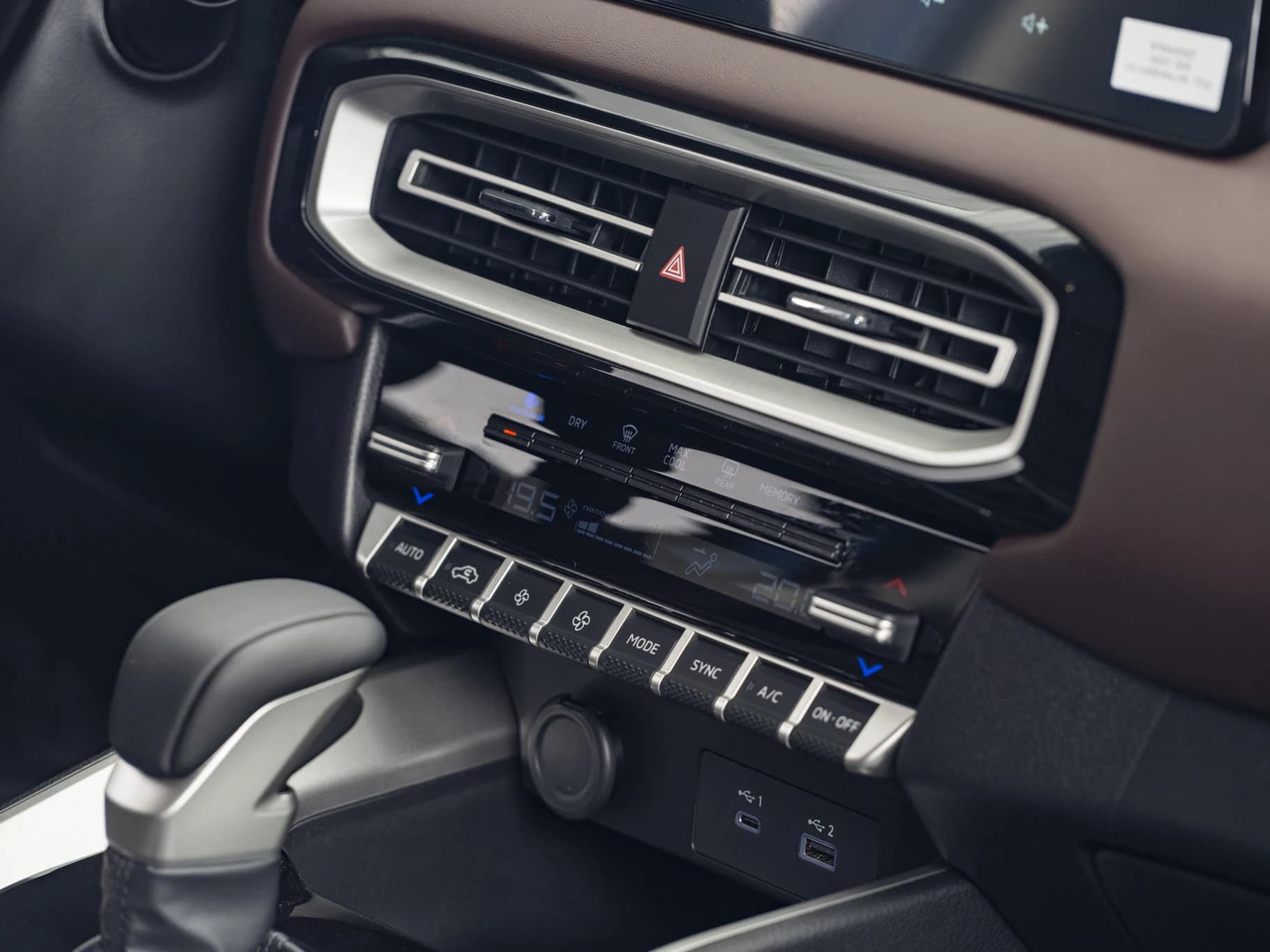 Destinator - bảng táp-lô - Mitsubishi Moveo Bình Định