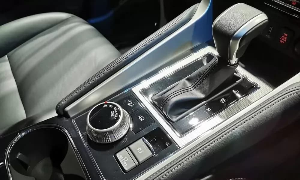 Pajero Sport - Mitsubishi Moveo Bình Định